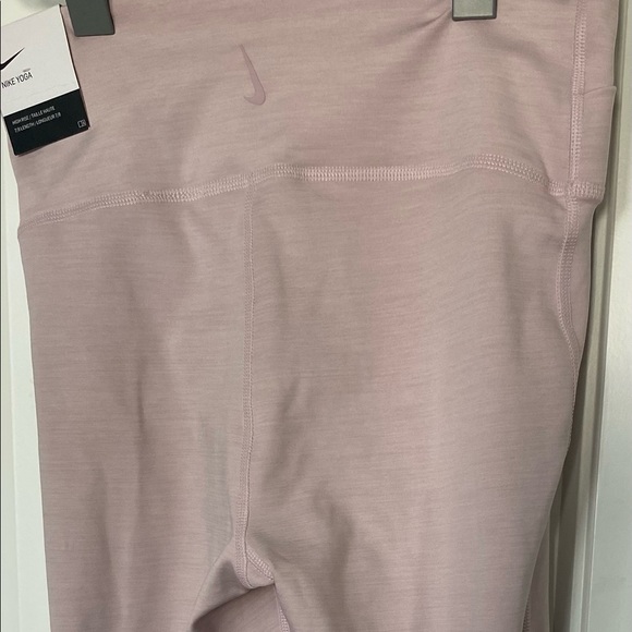 NWT- Nike 7/8 yoga pants. Light pink/rose - Picture 5 of 5
